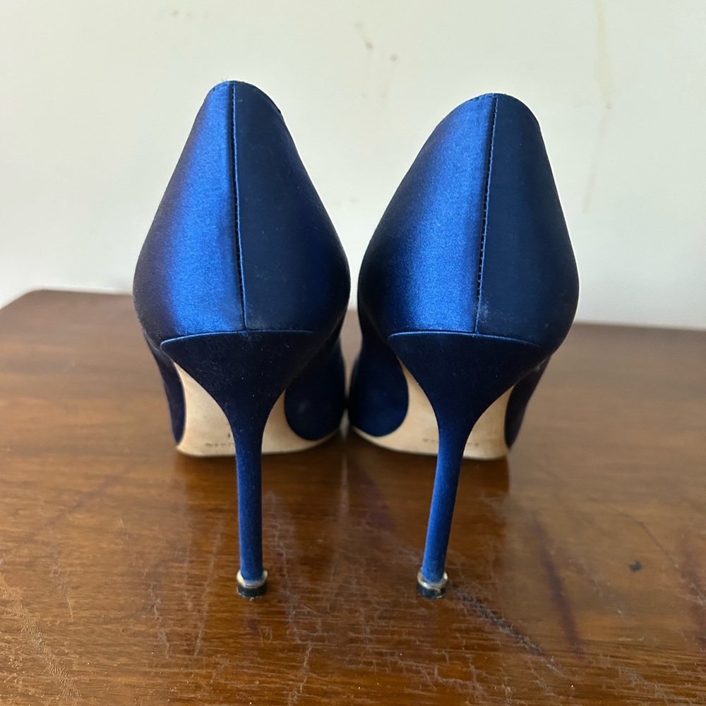 Manolo Blahnik Blue Heels with Silver Embellishments - Picture 3 of 6